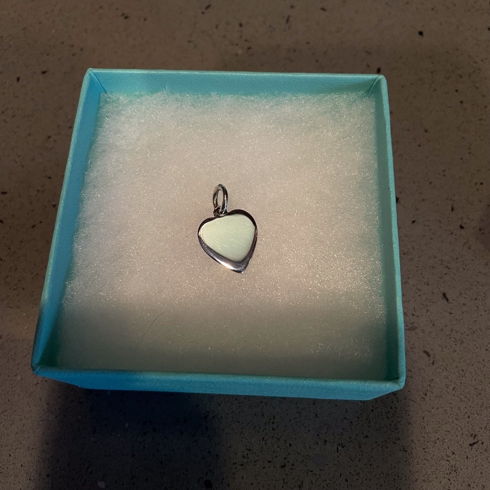 Never used vintage Tiffany & Co. heart charm/pendant